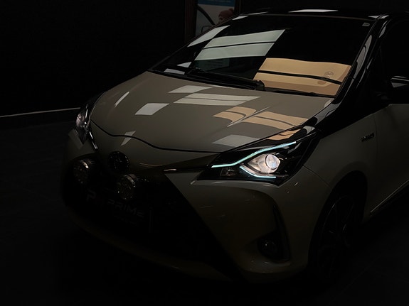 Toyota Yaris 19 of 30