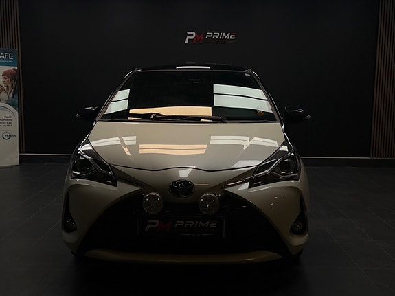 Toyota Yaris 16 of 30