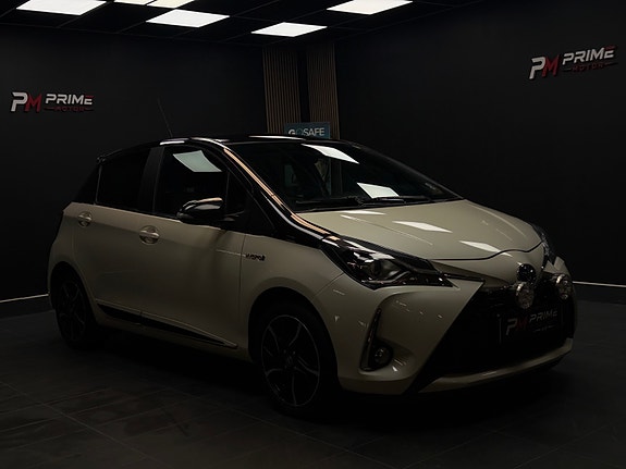 Toyota Yaris 3 of 30