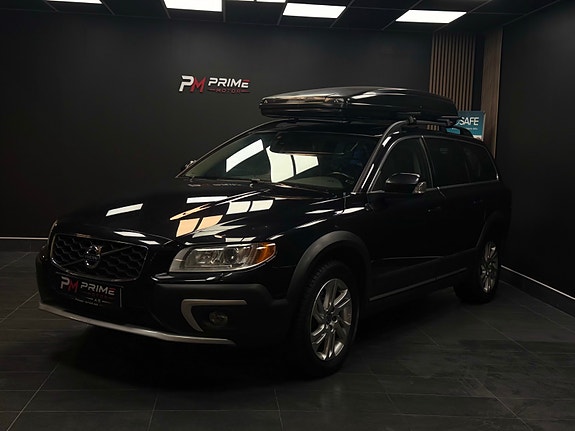 Volvo XC70 2 of 30