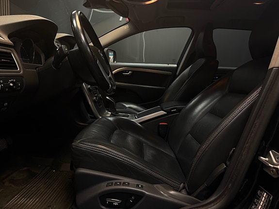 Volvo XC70 30 of 30
