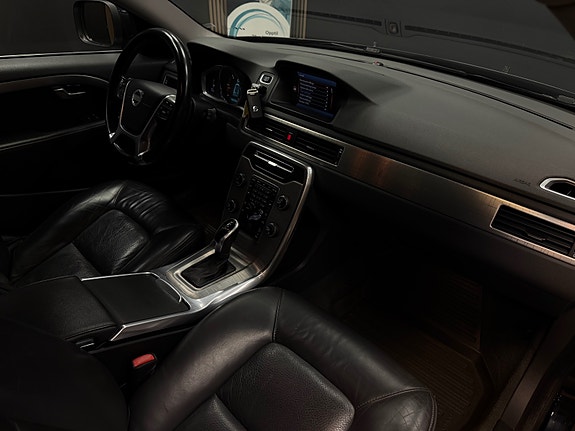 Volvo XC70 24 of 30