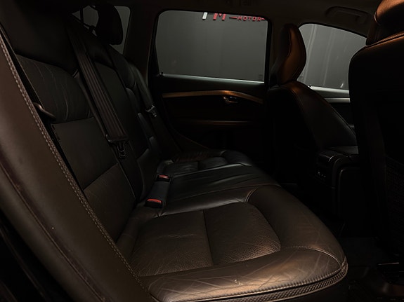 Volvo XC70 27 of 30