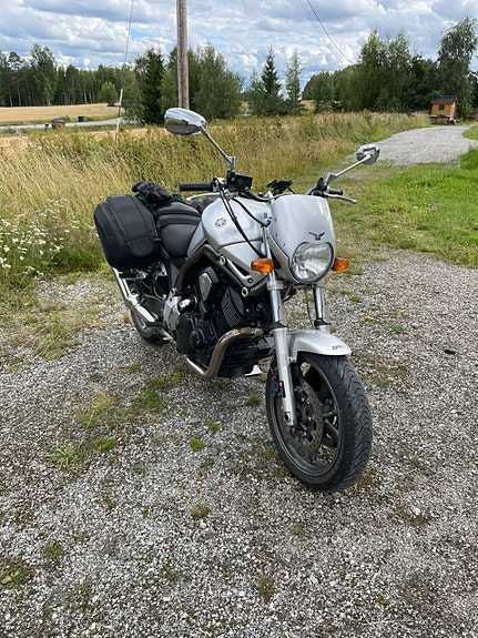 Yamaha BT 1100 3 of 4