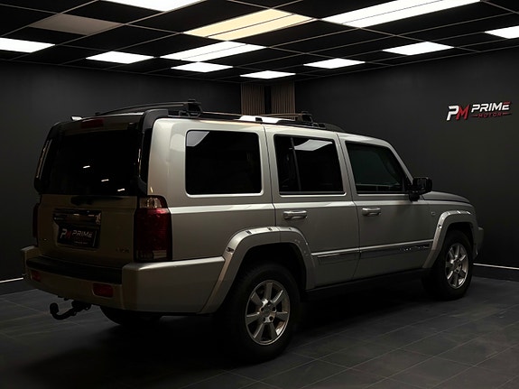Jeep Commander 13 of 28