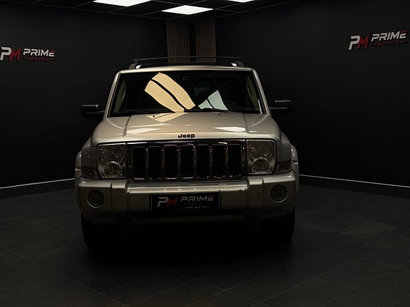 Jeep Commander 3 of 28