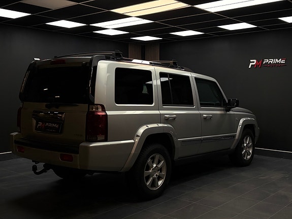 Jeep Commander 12 of 28