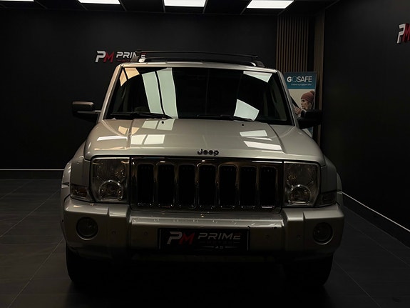 Jeep Commander 14 of 28