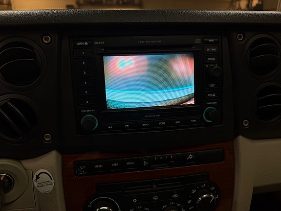 Jeep Commander 27 of 28