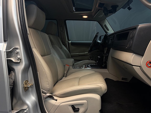 Jeep Commander 20 of 28