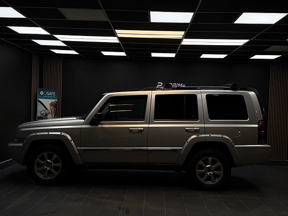 Jeep Commander 6 of 28