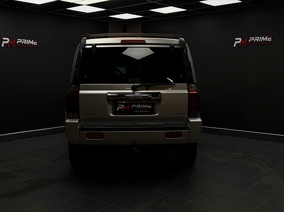 Jeep Commander 15 of 28