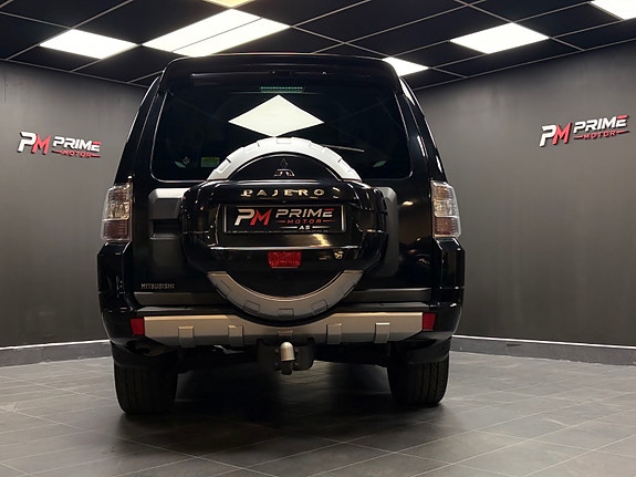 Mitsubishi Pajero 13 of 30