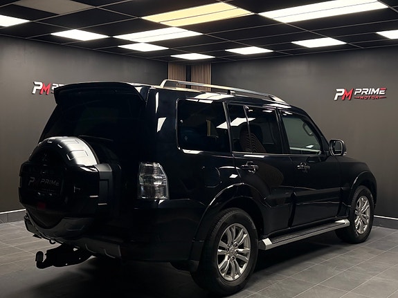 Mitsubishi Pajero 14 of 30