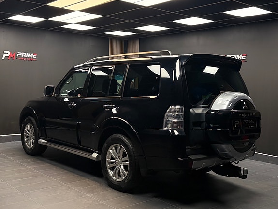 Mitsubishi Pajero 11 of 30