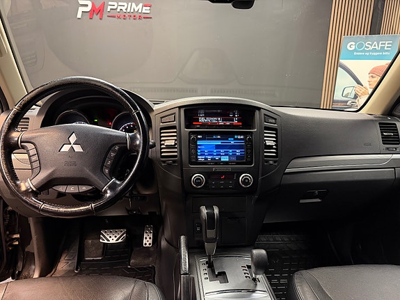 Mitsubishi Pajero 22 of 30