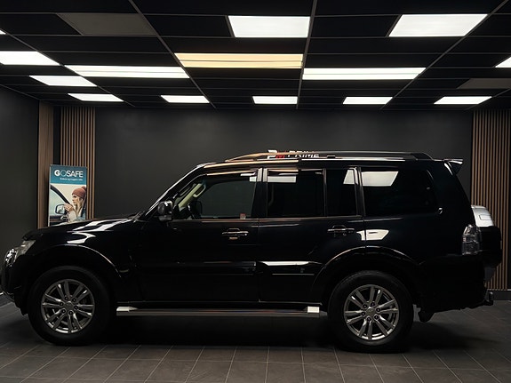 Mitsubishi Pajero 7 of 30