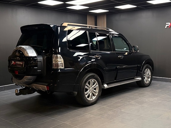 Mitsubishi Pajero 15 of 30