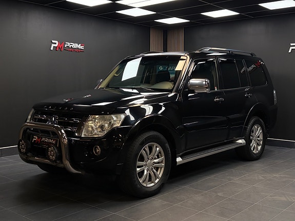 Mitsubishi Pajero 3 of 30