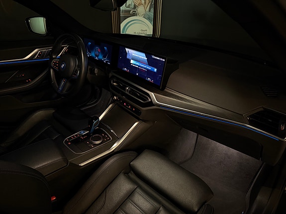 BMW i4 28 of 30