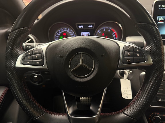 Mercedes-Benz CLA180 27 of 30