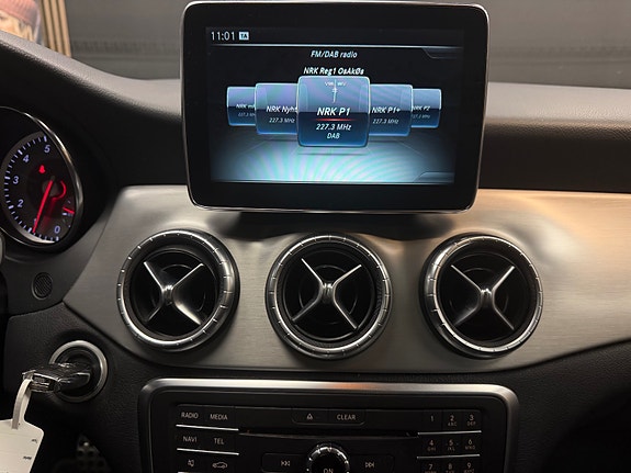 Mercedes-Benz CLA180 25 of 30