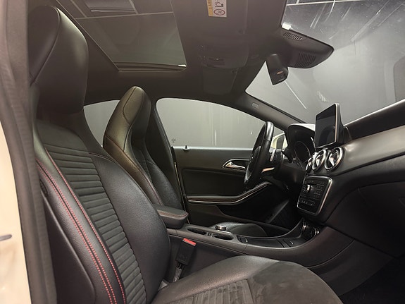 Mercedes-Benz CLA180 28 of 30