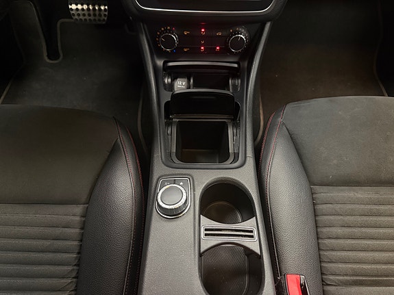 Mercedes-Benz CLA180 29 of 30