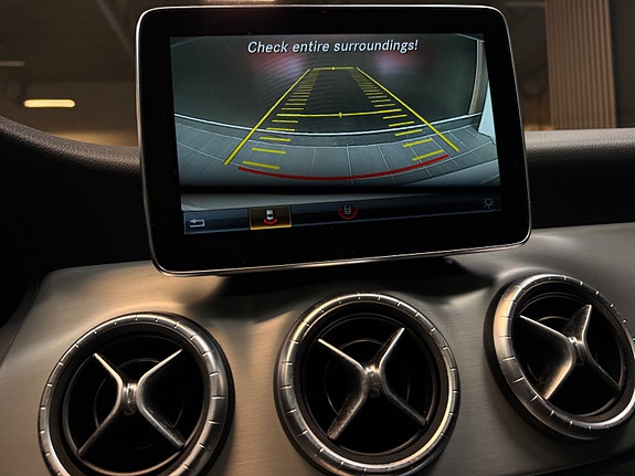 Mercedes-Benz CLA220 22 of 30