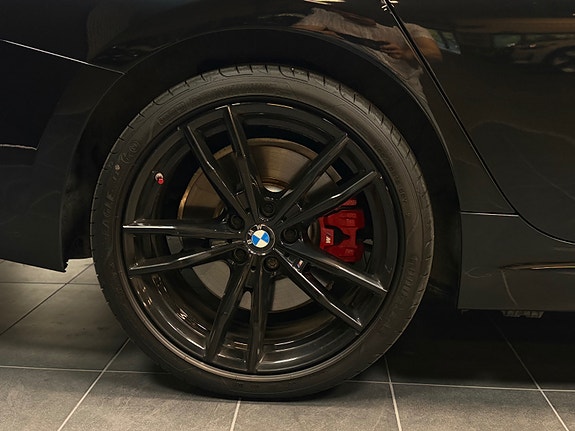 BMW 330e 28 of 30