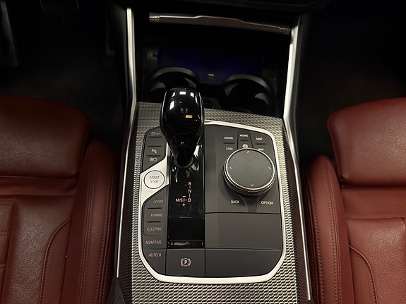 BMW 330e 29 of 30