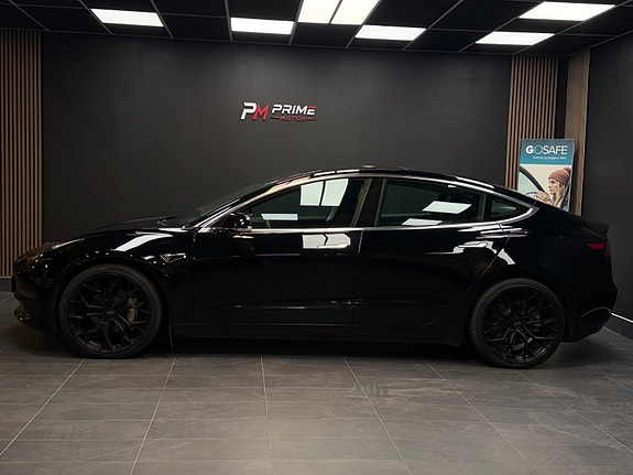 Tesla Model 3 6 of 30