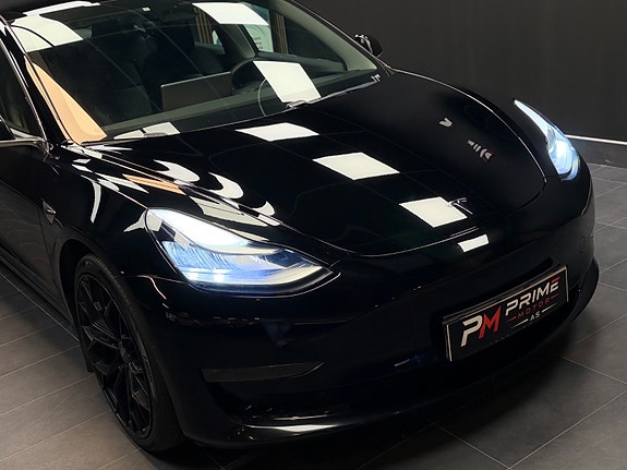 Tesla Model 3 20 of 30