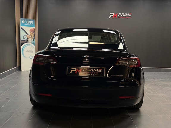 Tesla Model 3 18 of 30