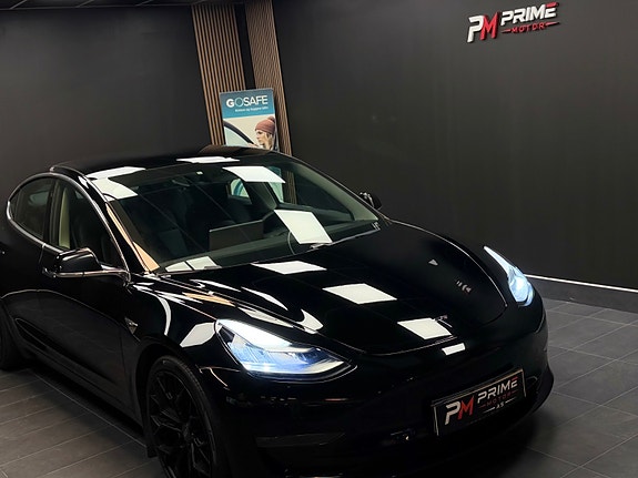 Tesla Model 3 21 of 30