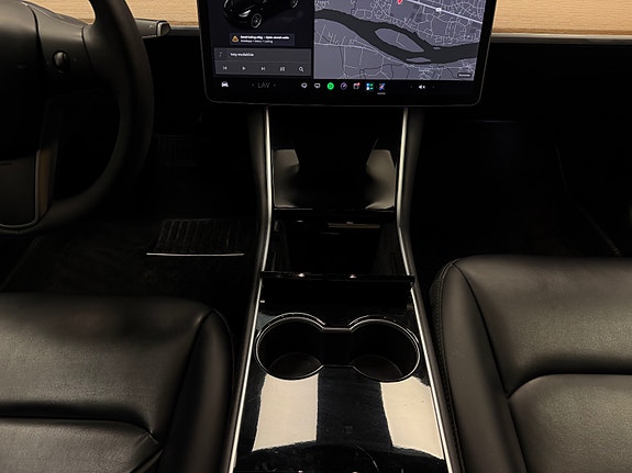 Tesla Model 3 29 of 30