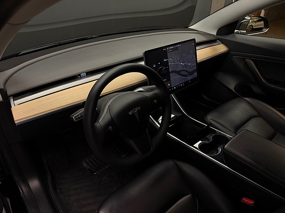 Tesla Model 3 25 of 30