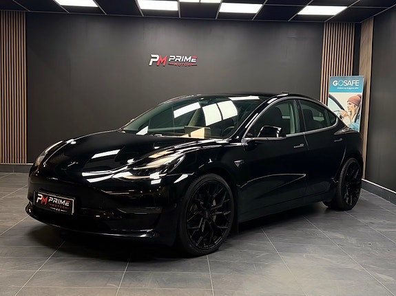 Tesla Model 3 2 of 30