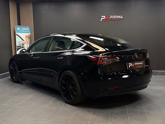 Tesla Model 3 14 of 30