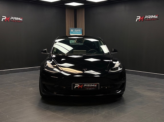 Tesla Model 3 12 of 30