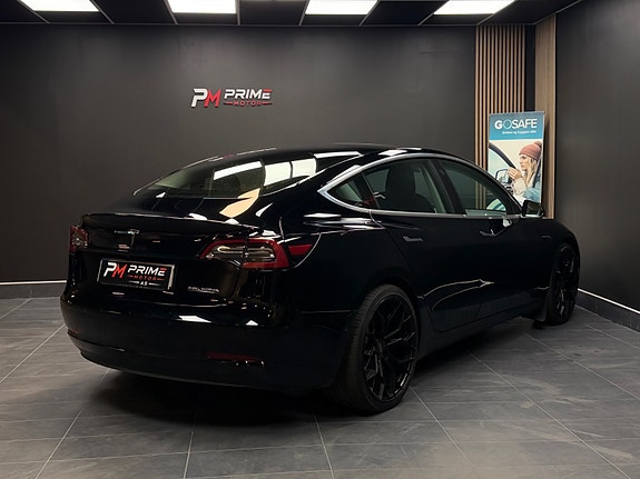 Tesla Model 3 10 of 30