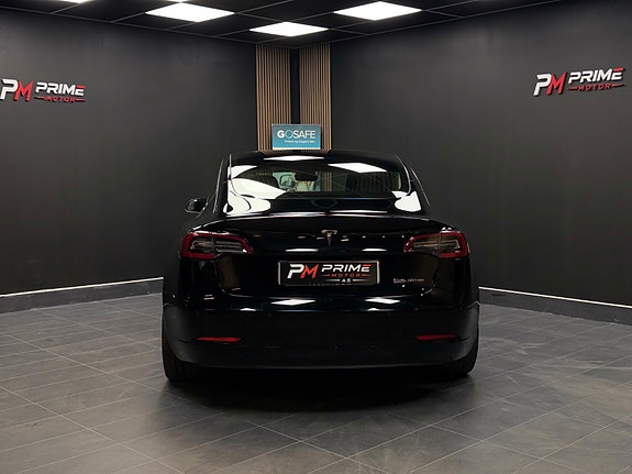 Tesla Model 3 16 of 30