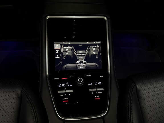 Porsche Panamera 4 30 of 30