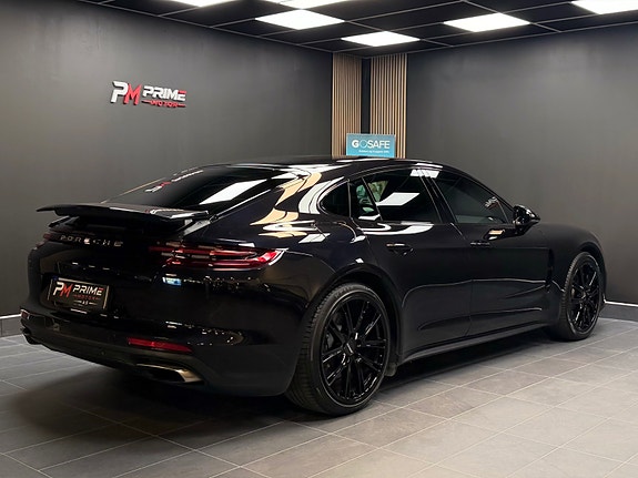 Porsche Panamera 4 18 of 30