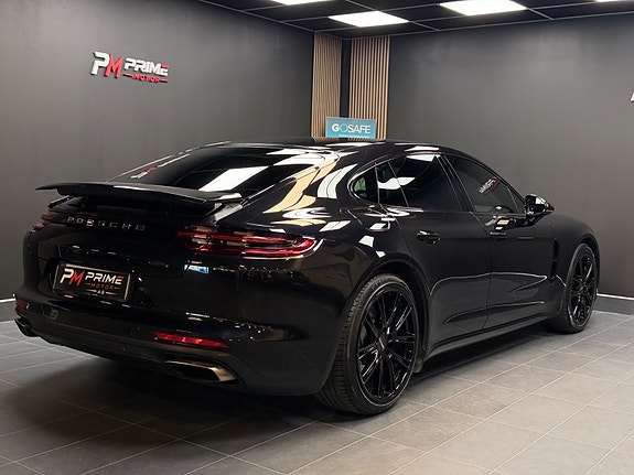 Porsche Panamera 4 13 of 30