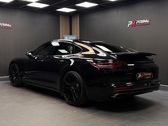 Porsche Panamera 4 8 of 30