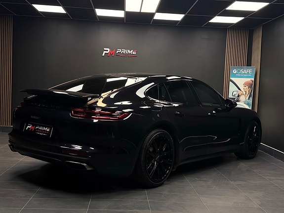Porsche Panamera 4 10 of 30