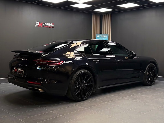 Porsche Panamera 4 9 of 30