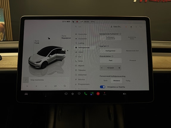 Tesla Model Y 29 of 30