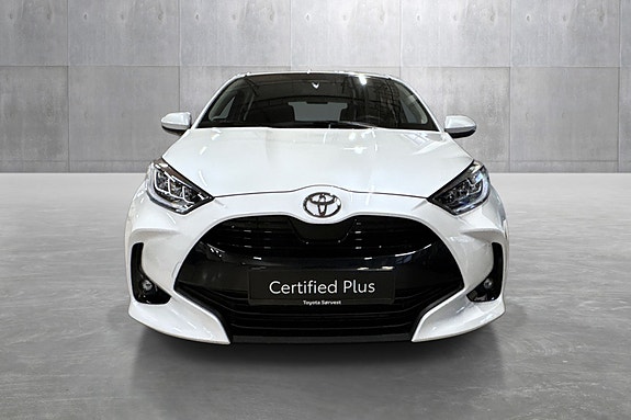 Toyota Yaris 8 of 19